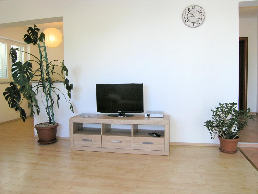 Apartments Dagmar Krk Town Exterior photo
