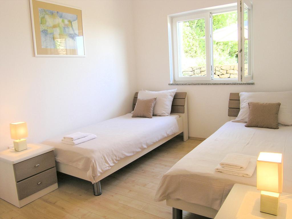 Apartments Dagmar Krk Town Exterior photo
