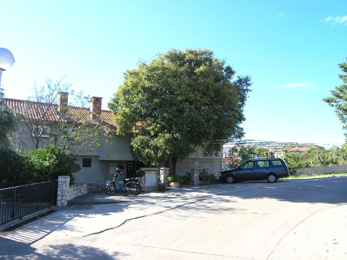 Apartments Dagmar Krk Town Exterior photo